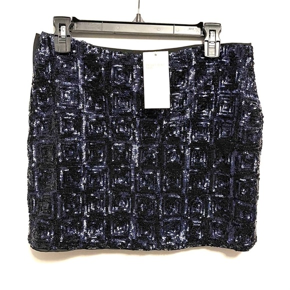 Square stitched sequin mini skirt - Picture 3 of 10
